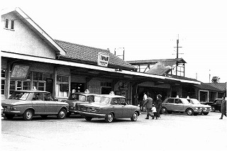 昭和42（１９６７）年当時の下総中山駅前を撮影した写真